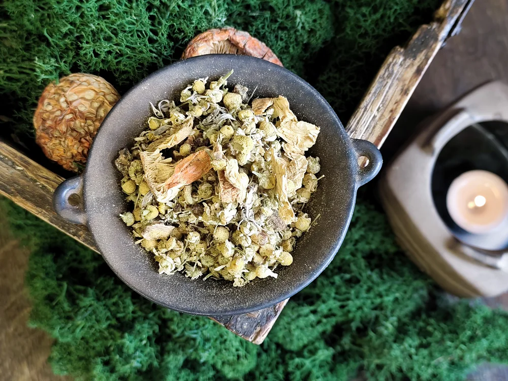 Botanical incense blend with Amanita muscaria, wormwood, myrrh and chamomile