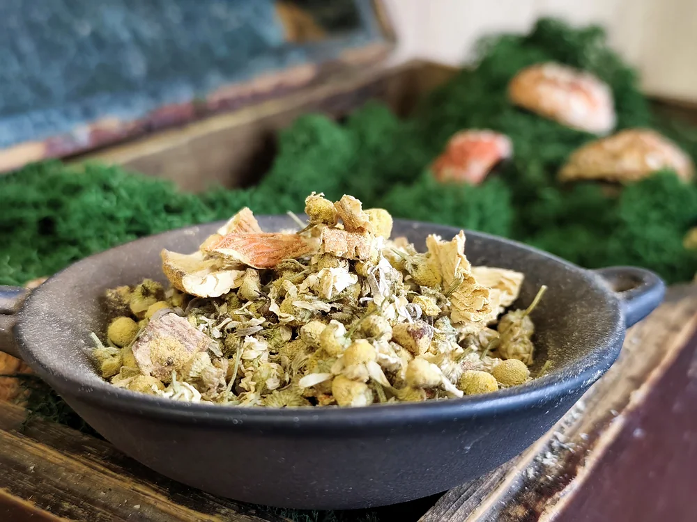 Botanical incense blend with Amanita muscaria, wormwood, myrrh and chamomile